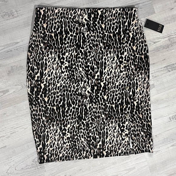 BOLD elements Dresses & Skirts - BOLD elements Black and White Animal Print Skirt